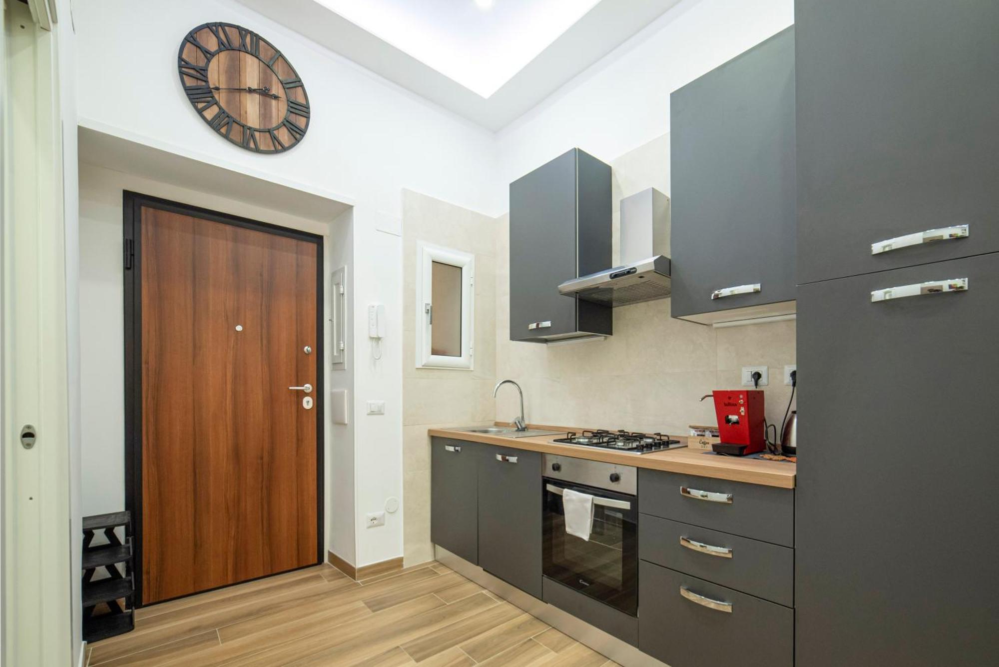 Portanova14 - Historic Center Apartment Наполи Екстериор снимка